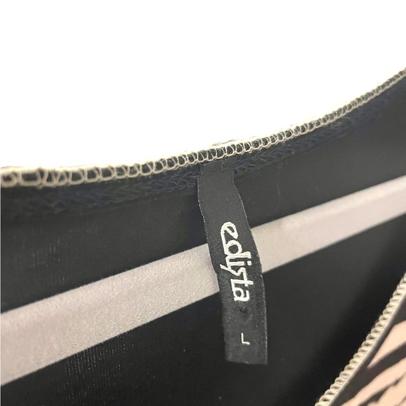 ✨CLASSY PATTERN TANK W/ GEMS✨ - Picture 8 of 8